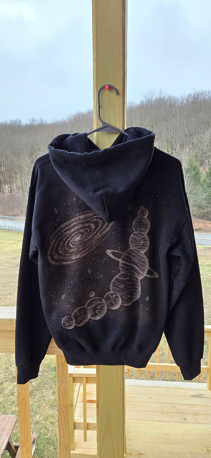 A brand new black Gildan brand hoodie, size small, with a custom solar system bleach design on the back..#fashionbooks #styleinspo #fashionreads  #fashionista #booklover #fashionblogger #mustread #bookish Bleach Hoodie Designs, Cool Hoodies Designs, Painted Hoodie, Bleached Hoodie, Bleach Designs, Bleach Painting, Bleaching Clothes, Bleach Hoodie, Bleach Shirt