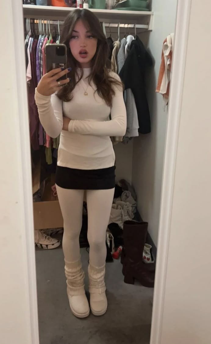 White Cable Knit Tights Outfit, Outfits With White Tights Winter, White Knit Tights Outfit, White Tights Outfit Coquette, White Turtle Neck Outfit Ideas, White Tights Outfit Black Woman, Coquette Outfit Leggings, How To Style White Tights, Coquette Baddie Outfit