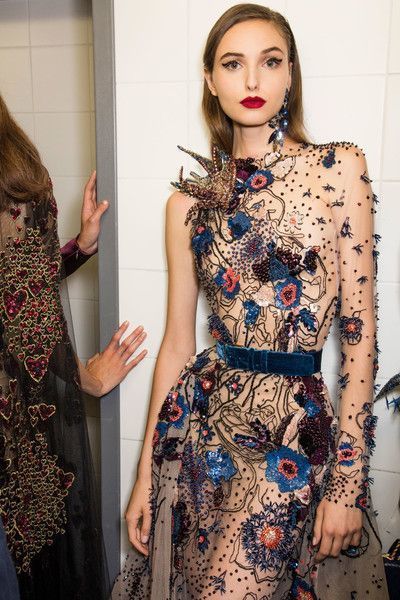 Elie Saab Couture, Fall 2016 - Couture's Most Fabulous Backstage Photos - Photos Basil Soda, Dreamy Gowns, Mode Editorials, Classy Clothes, Prom 2020, Elie Saab Couture, 3d Fashion, Glamour Fashion, Gorgeous Gowns