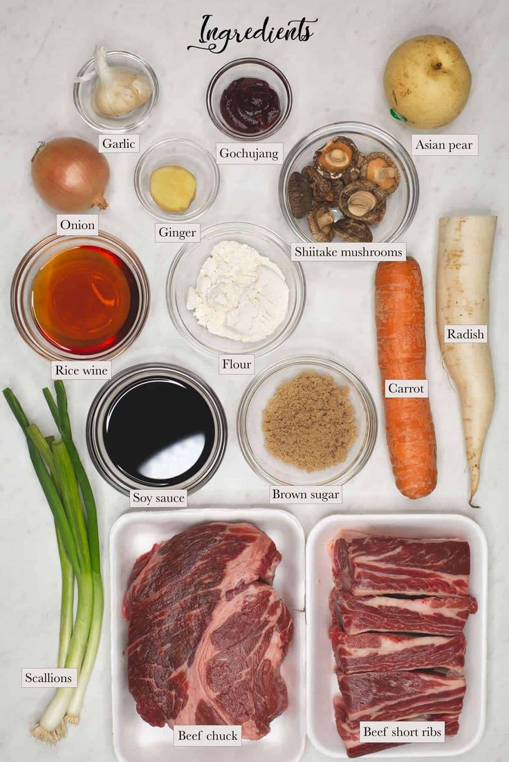 the ingredients for this meal include carrots, broccoli, onions, and meat