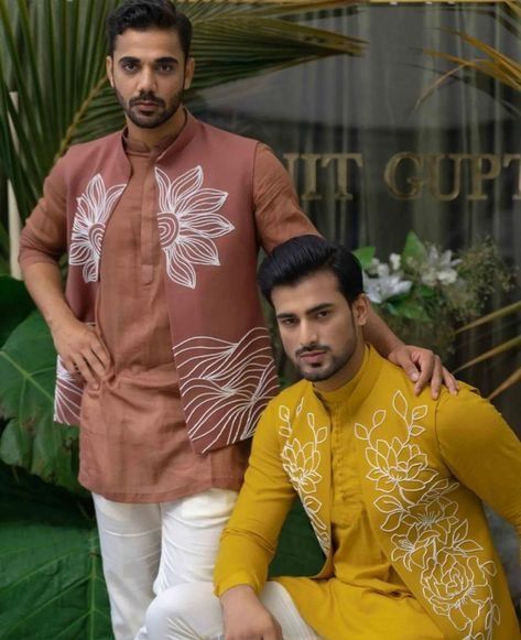 Navratri Kurta For Men, Men Kurta Designs Style, Style Indian Fashion, Indian Wedding Suits Men, Mens Traditional Wear, Indian Wedding Clothes For Men, Mens Indian Wear, Boys Kurta Design, Wedding Kurta For Men