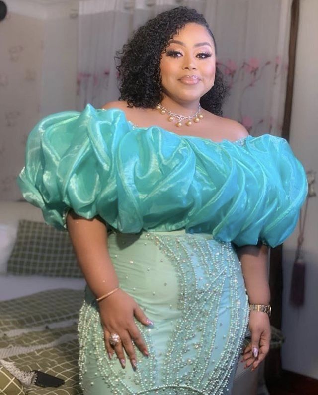 Plus Size Asoebi, Asoebi Styles Lace, Kampala Gown Styles For Ladies, Nigerian Women, African Bridal Dress, Nigerian Lace Styles Dress, Nigerian Lace Styles, African Wedding Attire, Classy Gowns