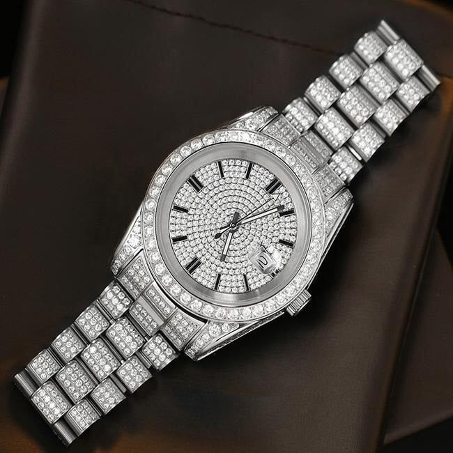 3500 pieces hand-setted VVS Stimulants over 316L stainless steel All handset prong setting one-by-one with 5A quality CZ diamonds To ensure best quality in the market Attached with strap length adjustment tool Come with a one year warranty Details Face Size 42mm Strap size 20mmx16mm Material 316L Surgical Grade Stainless Steel with white gold plated Movement Japanese Quartz Water Resistance 5 ATM Glass Sapphire Crystal Glass Stones 5A CZ Set VVS Simulants Plate Movement, Urban Jewelry, Vvs Diamond, Jewelry Online Store, Dope Jewelry, Cz Diamond, Diamond Watch, Online Jewelry Store, Diamond Stone