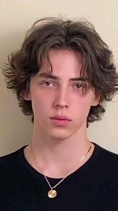 Cute Brunette Guys Middle Part, Long Teen Boy Hair, Teen Boy Long Hair, Tiktok Boy Haircut, Hair Styles For Teen Boys, White Boy Hair, White Boy Haircut, Middle Part Long Hair, Middle Part Hairstyles Men