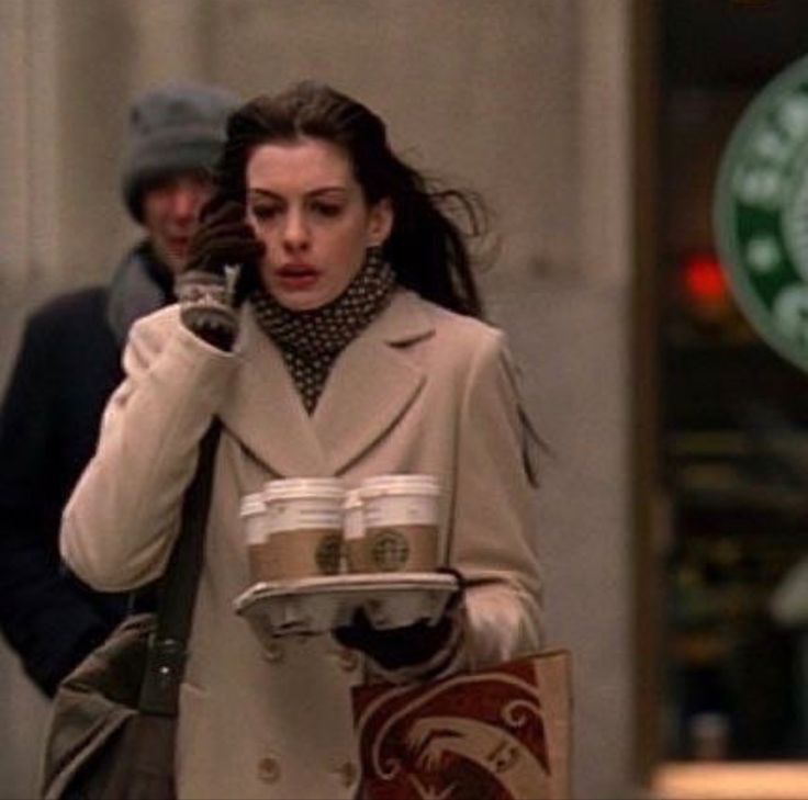 coffee run, starbucks, mood, vibe, brunette Prada Aesthetic, English Girls, British Women, Bridget Jones, Devil Wears Prada, Anne Hathaway, 가을 패션, French Girl, Gilmore Girls