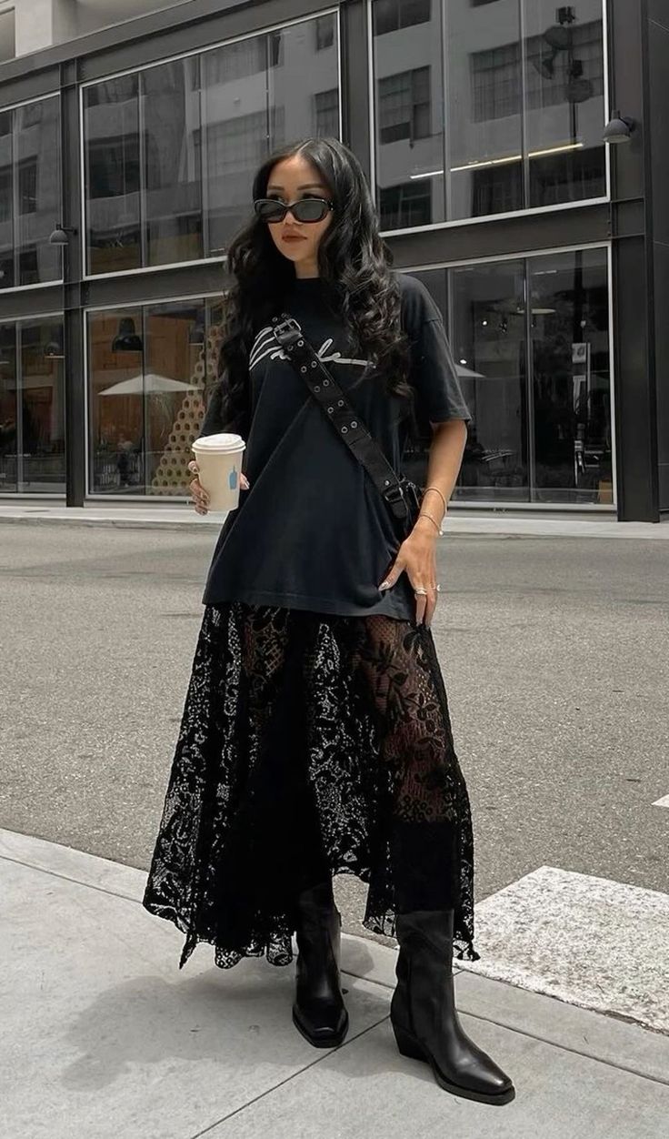 Black Lace Skirt, Looks Street Style, Mode Inspo, Edgy Outfits, Looks Style, Mode Inspiration, Style Blog, Festival Outfit, Hippie Style