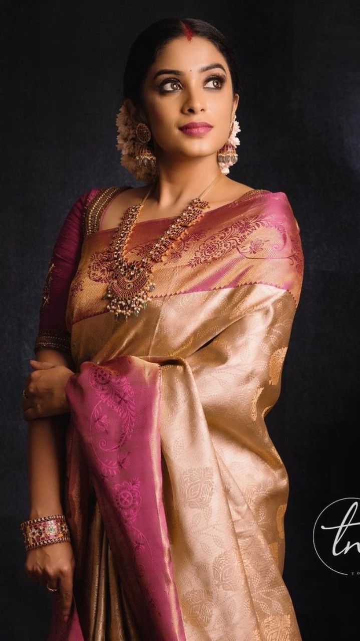 Kanjeevaram Sarees Silk, Pink And Gold Saree, Bridal Kanjeevaram Saree, Pink Kanjeevaram Saree, Muhurtham Saree, Angrakha Kurti, Red Sarees, Pink Silk Saree, Kanjeevaram Silk Saree