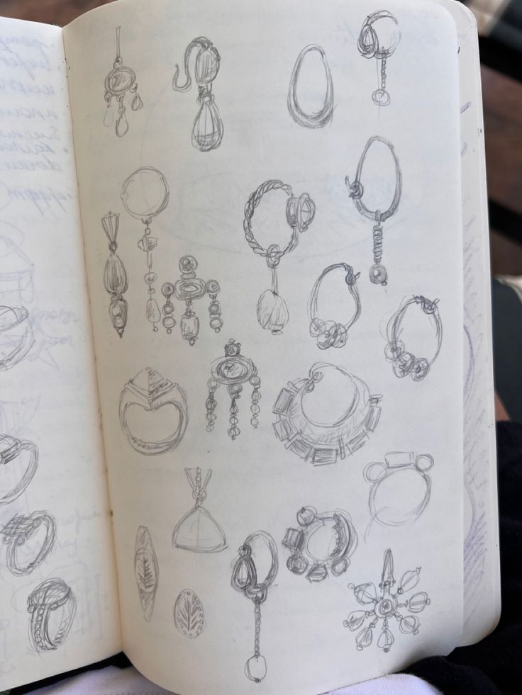 How To Sketch Jewelry, How To Draw Jewelry, Jewellery Design Sketches For Beginners, Jewellery Design Portfolio, Jewelry Sketch Design, Jewelry Design Portfolio, Earrings Sketch, Jewellery Portfolio, Accessories Design Sketch