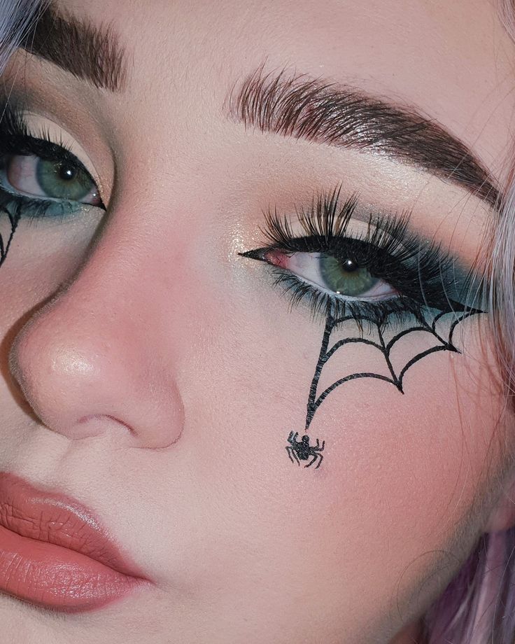 Conjuring Spells, Halloween Spider Makeup, Maquillage Halloween Simple, Spider Makeup, Three Pines, Pretty Witch, Face Stamp, Halloweenský Makeup, Kostuum Halloween