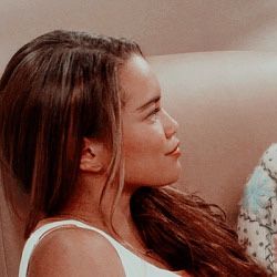 Katie From Alexa And Katie Aesthetic, Alexa And Katie Best Friends, Katie Douglas Screencaps, Alexa Mendoza, Paris Berelc Alexa And Katie, Paris Berelc Gif, Alexa And Katie, Greenhouse Academy, Paris Berelc