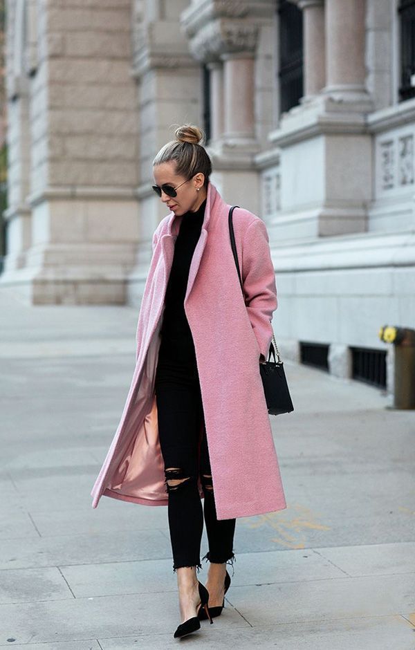 Pink Coat Outfit, Brooklyn Blonde, Pink Wool Coat, November Fashion, Quoi Porter, Coat Outfit, Looks Street Style, Pink Coat, Style Pink