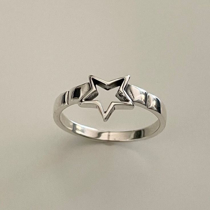 Jewelry Accessories Ideas, Dope Jewelry, Funky Jewelry, Jewelry Lookbook, Star Ring, Girly Jewelry, Jewelry Inspo, Dream Jewelry, Love Ring