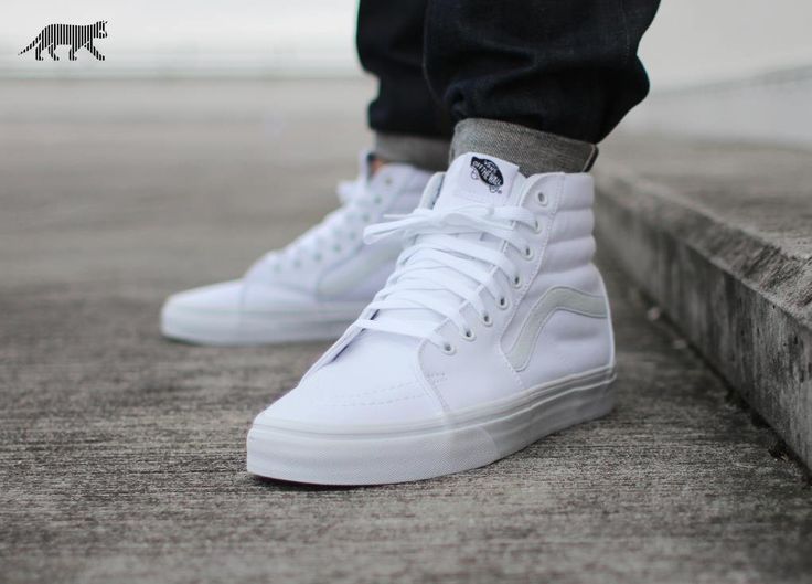 Mens White Vans, Vans Sk8 Hi Outfit, Vans Sk8 Hi White, Sk8 Hi Outfit, White Vans Outfit, All White Vans, Vans Outfit Men, Urban Shoes, Tenis Vans