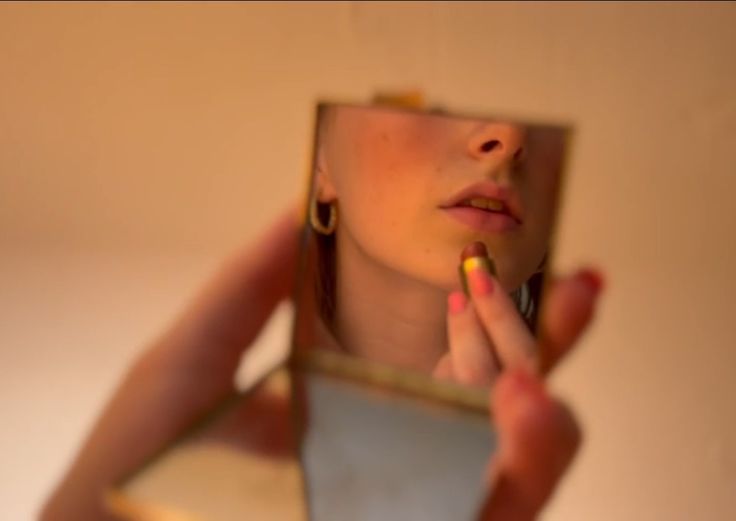 applying lipstick in a vintage mirror, warm aesthetic, classy, chic, beauty, makeup, pretty, gold, old glamour Applying Makeup Aesthetic, Applying Lipstick Aesthetic, Doing Makeup Aesthetic In Mirror, Lipstick In Mirror, Woman Applying Lipstick, Old Glamour, Valentines Shoot, Mood Dark, Applying Lipstick