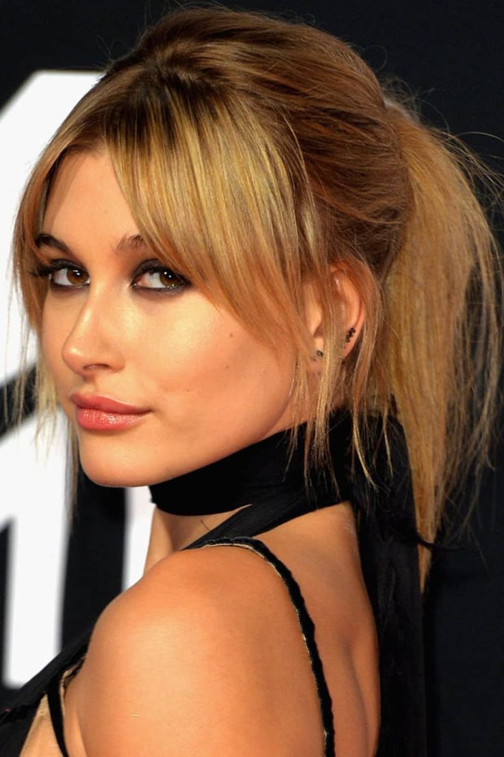 Hailey Baldwin at the 2014 launch of Calvin Klein Reveal.  Next came this light, brassy blonde, which isn't quite her colour—and Bangs Sideswept, Bangs Updo, Trendy We Fryzurach, Bangs Ponytail, Bangs For Round Face, Bangs With Medium Hair, How To Style Bangs, Long Hair With Bangs, Beauty Makeup Tips