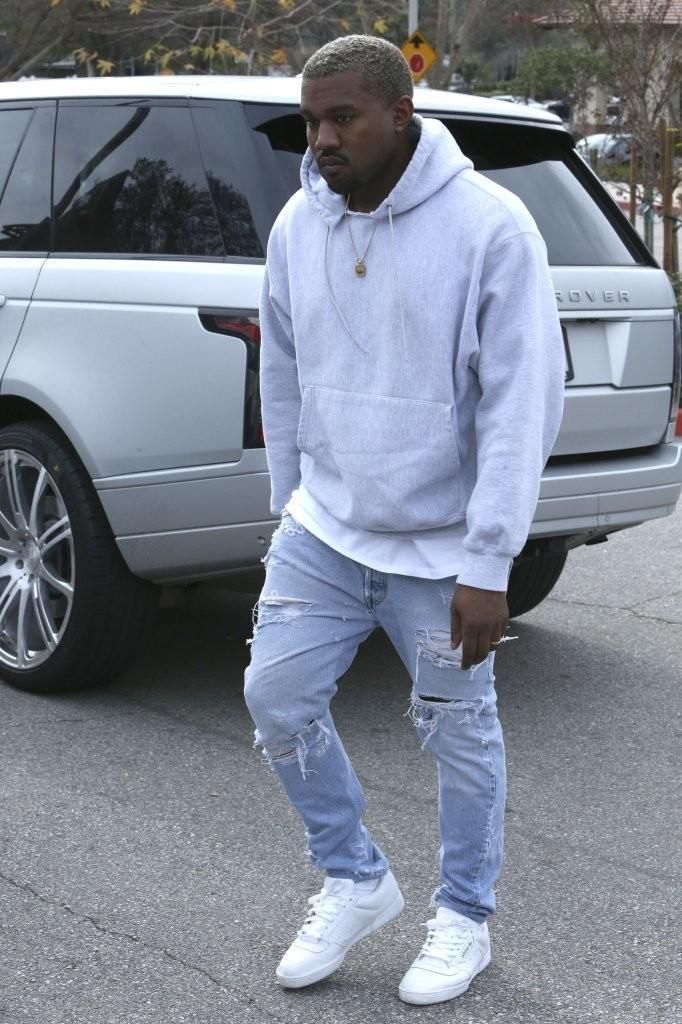 Kanye West Style Outfits, Yeezy Season 4, Kanye West Outfits, Kanye Fashion, Kanye West Style, Yeezy Boost 750, Video Star, Yeezy Season, Jordan Outfits