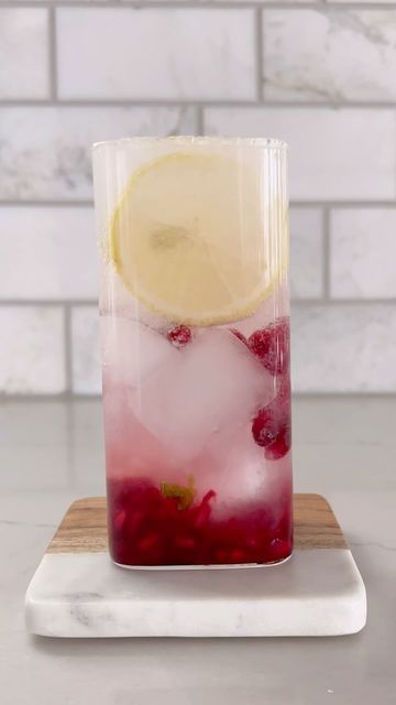 Blackberry Mocktail, Mint Mocktail, Orange Mocktail, Flavor Combos, Lime Water, Mint Water, Blended Drinks, Lemon Slices, Dairy Drinks