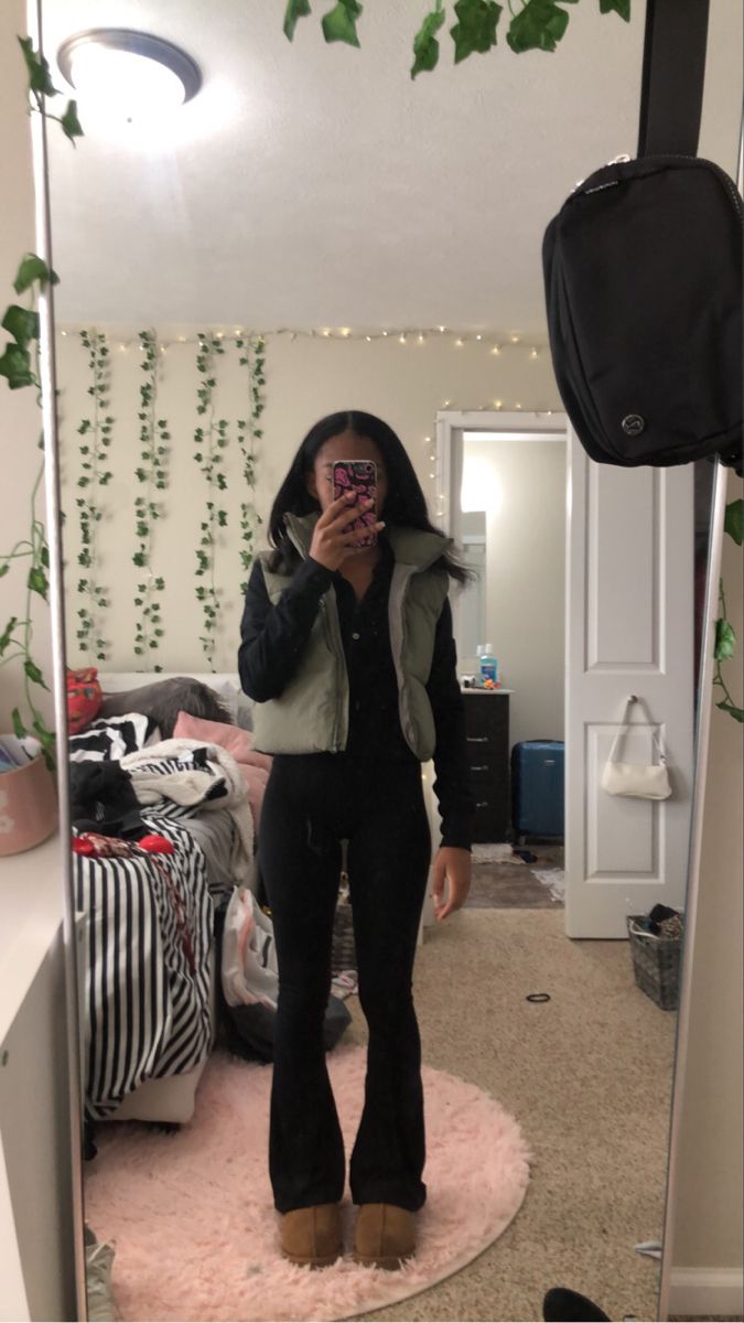 Outfits With Flares, Shein Leggings, Comfy School Outfits, Outfit With Uggs, Leggings Outfit Fall, Cute Outfits With Leggings, Fall Ootd, Outfit Inspo Casual, Leggings Outfit