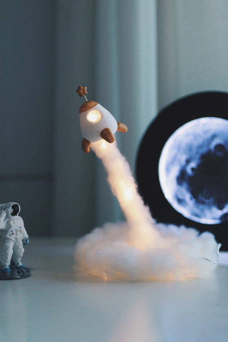 This retro, space age-inspired DIY craft kit allows you to create a whimsical rocket ship that appears to be actually blasting off. Diy Rocket, Cute Night Lights, Decorative Night Lights, Modern Kids Bedroom, Light Decor, Light Decoration, Bedroom Light, Space Room, Apollo Box