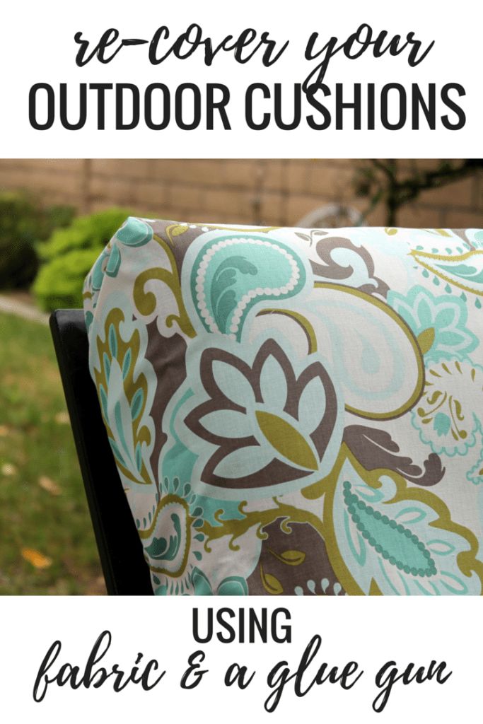 Recover Patio Cushions, Outdoor Chair Cushion Covers, Patio Cushion Covers, Used Outdoor Furniture, Patio Furniture Makeover, Cushions Diy, Sewing Cushions, Chair Cushion Covers, Outdoor Cushion Covers