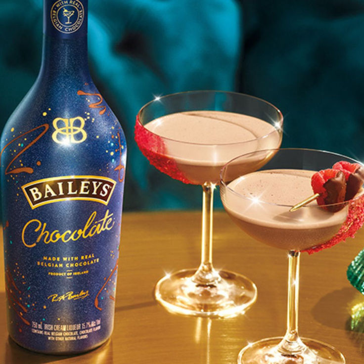 Find Baileys Chocolate at your local Exchange Store! Chocolate Baileys Recipes, Baileys Chocolate Martini, Chocolate Baileys Cocktail, Baileys Chocolate Liquor, Chocolate Raspberry Martini Recipe, Chocolate Raspberry Martini, Raspberry Martini Recipe, Cosmopolitan Drink Recipe, Baileys Martini