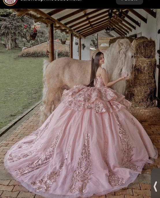 Vaquera Quinceanera Dress, Pink Western Quinceanera, Quinceañera Dresses Pink, Pink Charro Dress, Pink Charro Quinceanera Theme, Pink And White Quinceanera Dresses, Xv Dresses Pink, 15 Quinceanera Ideas, Pink Charro Quinceanera Dresses