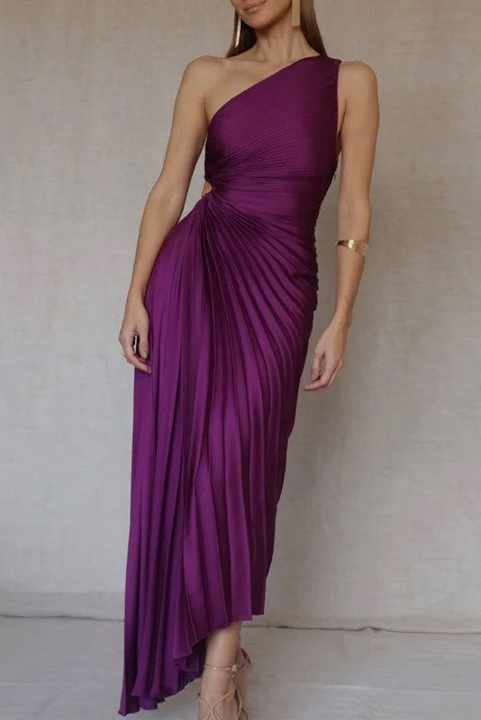 Make an entrance in this one-shoulder gown featuring a ruched bust,belted waist and flowing skirt. Crafted from smooth amethyst fabric that flatters your figure. The belted waist slims your shape while the single shoulder strap highlights your décolletage.     Silhouette: Sheath    Origin: CN(Origin)   Sleeve Style: Sleveless   Material: Polyester    Size Chart       Size Bust Length   S 90cm  140cm     M 94cm 142cm   L 98cm 144cm   XL 102cm 146cm     	 Color: Purple; Size: S, M, L, XL Asymmetrical Evening Dress, Dress Sleeve Length, Evening Dresses With Sleeves, Formal Cocktail Dress, Sleeveless Dresses, Elegant Pattern, Asymmetrical Neckline, Looks Black, Pleated Maxi Dress