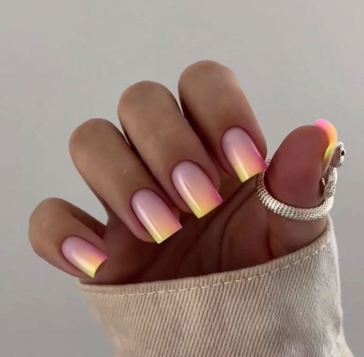 Nail Shapes Squoval, Stiletto Nails Short, April Nails, Squoval Nails, Pink Ombre Nails, Cute Simple Nails, Modern Nails, Ombre Nail Designs, July Nails