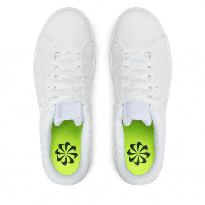 Brand: Nike Gender: Women Type: Sneakers Season: All seasons PRODUCT DETAIL • Color: white • Fastening: laces • Details: -Slip on -sporty • Article code: DH3159 Nike Women Sneakers, Nike Sneakers Mens, Lacoste Shoes, Sneakers Patterns, Baskets Nike, Blazer Jeans, Nike Sneakers Women, White Sneakers Women, Guess By Marciano