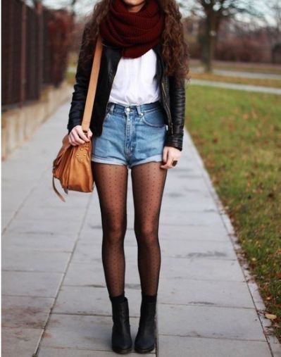 cute fall tumblr clothes Scarfs Ideas, Burgundy Scarf, Winter Tights, Sheer Tights, Looks Street Style, Outfit Trends, Cute Fall Outfits, Shorts With Tights, Autumn Outfit