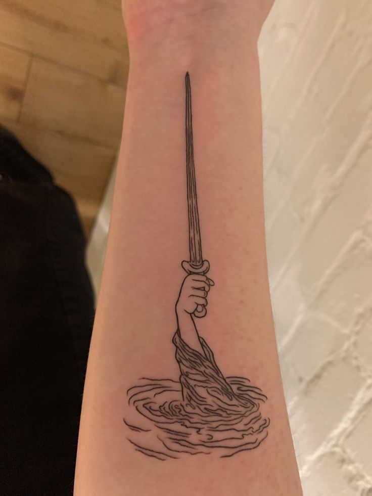 Lady Of The Lake Tattoo, The Lady Of The Lake, Lake Tattoo, Artist Reference, Medieval Tattoo, Lady Of The Lake, Dope Tattoos, King Arthur, Creative Tattoos