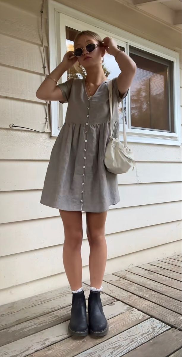 Easy Outfits Plus Size, Outfits To Look Shorter, Jeans Church Outfit Spring, Float Summer Dresses, High Tattoos For Women, Comfy Flowy Outfits, Casual Black Mini Dress Outfit, Boho Basic Outfits, Girly Minimalist Outfits