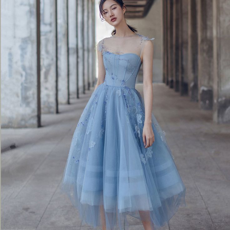 Gray Quinceanera Dresses Short, Tea Length Prom Dress, Prom Dress Blue, Gaun Fashion, Blue Bridesmaid Dress, Blue Tulle, Beautiful Prom Dresses, Classy Fashion, Short Prom Dress