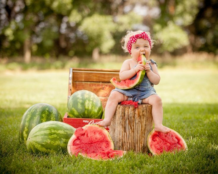 1 year pictures, "one in a melon", 1st birthday, watermelons Boy Birthday Pictures, Baby Birthday Photoshoot, Watermelon Birthday Parties, Watermelon Baby, 1st Birthday Pictures, 1st Birthday Photoshoot, First Birthday Pictures, Watermelon Birthday