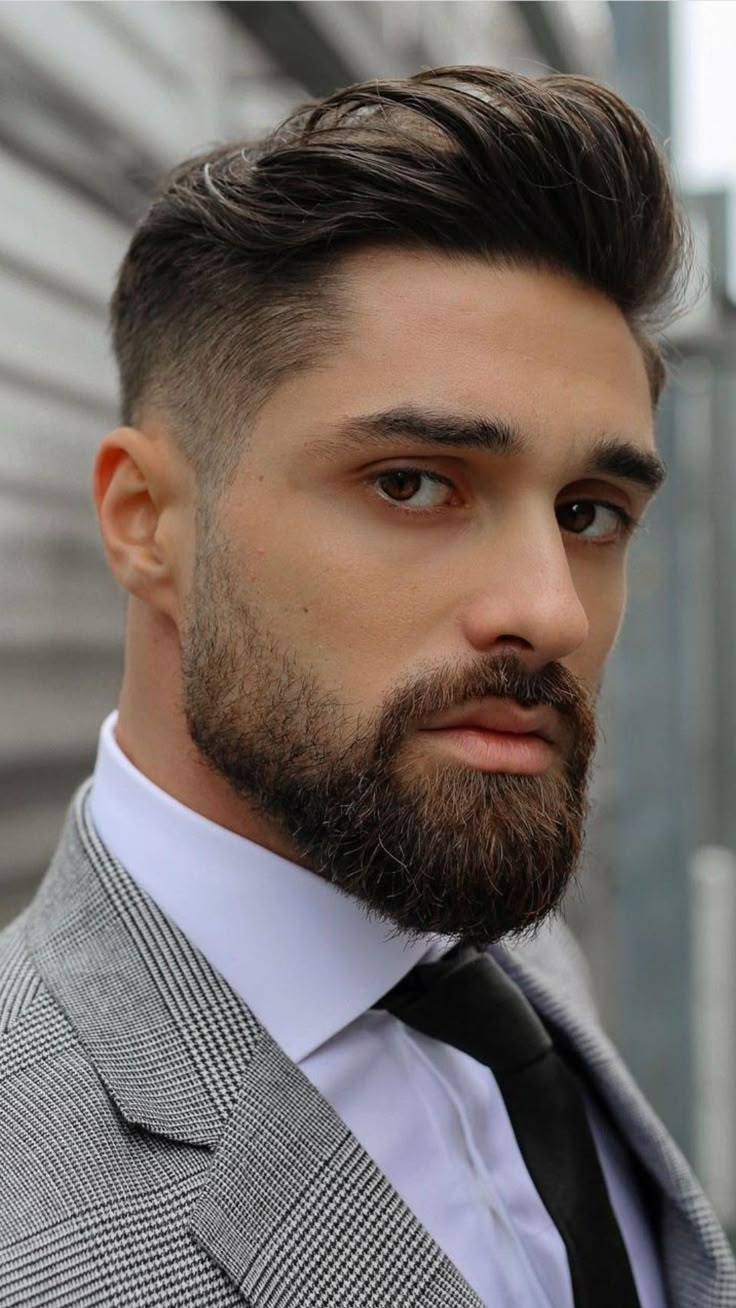 Mens Quiff Hairstyles, Italian Hairstyles Men, Italian Haircut, Mens Hairstyles Quiff, Medium Fade Haircut, Medium Beard Styles, Mens Haircuts Straight Hair, Men Fade Haircut Short, Beard Styles Short