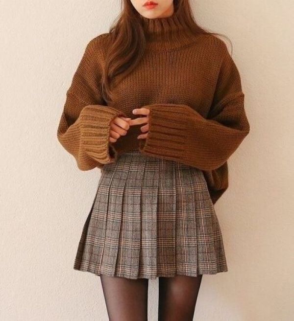 10 Cute And Trendy Ways To Keep Wearing Skirts In The Fall Dark Academia Skirt, Cottagecore Fashion Casual, Dark Academia Fashion Pants, Cottagecore Outfit, Dark Academia Outfits, Dark Academia Outfit, Academia Outfits, Girls Night Out Outfits, Dark Academia Fashion