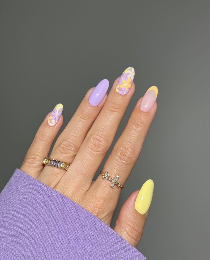 Pastel Nails Designs, Purple Nail Art, Retro Nails, Cute Gel Nails, Pastel Nails, Yellow Nails, Manicure Y Pedicure, Funky Nails, Chic Nails