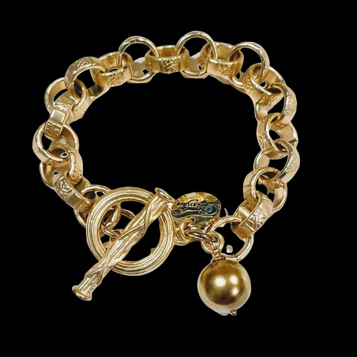 Chain Link Bracelet With Gold Pearl - Beauty In Stone Jewelry Elegant Gold Charm Bracelet With Toggle Clasp, Gold Metal Bracelet With Toggle Clasp, Gold Metal Charm Bracelet With Toggle Clasp, Gold Stretch Bracelet, Photo Shop, Note Box, Chain Gold, Toggle Clasp, Gold Pearl