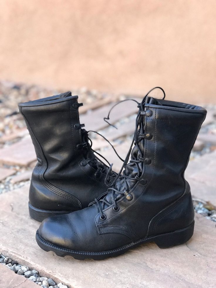 These are amazing vintage military boots. Eyelet and metal eye hooks lace up details.  Original laces, super cushioned inner area, and heavy-duty soles genuine leather throughout. [ MEASUREMENTS ] Size: Womens size 8  (marked mens size 5xw) Calf Height: 7" Heel: 1"  Width: 4" Sole Length: 11" Material: genuine leather  Color: black Label: Military Issued Condition: good, subtle wear, no flaws Army Combat Boots, Military Boots, Boots Womens, Vintage Military, Black Label, Work Boots, Boot Shoes Women, Combat Boots, Womens Boots