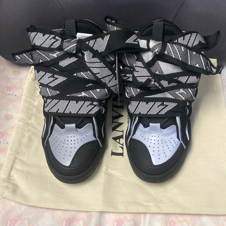 Size: Eu 41 (Men's 8) Brand New In Box With Tags, No Stains Colour: Black If You Have Any Questions, Please Leave Me A Message Larvin Shoes, Lanvin Curb Sneaker Black, Lanvin Shoes, Black Sneakers, Stain Colors, Lanvin, Mens Shoes Sneakers, Leave Me, Men's Shoes