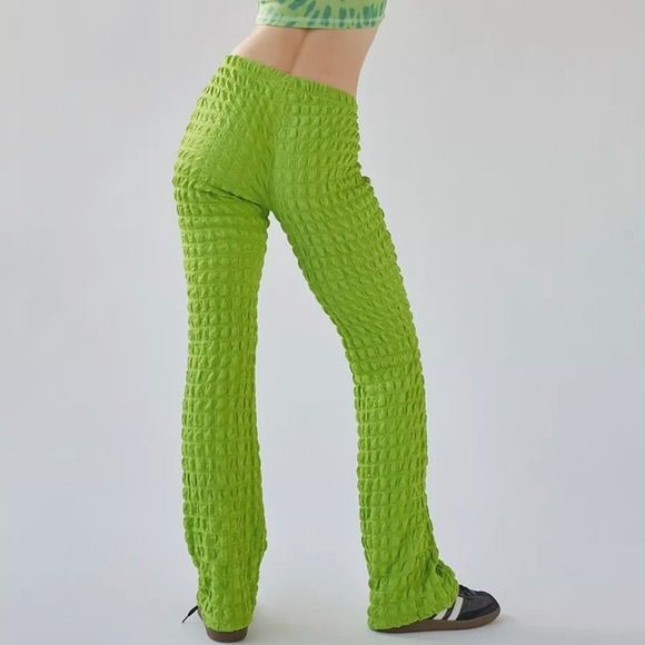 Nwt Urban Outfitters Tanya Knit Bubble Pants In Green Textured Uo Pants In A Bubble-Style Knit. Cut In A Low-Rise With A Slim-Fitting Straight Leg. Topped With An Elastic Waistband. - Low-Rise Silhouette With A Straight Leg That Falls Just Below The Ankle - Pull-On Construction - Uo Exclusive 99% Polyester, 1% Spandex Size Small Sold Out Style Retails At $59 Any Questions? Just Ask! Additional Discounts On Bundles! Casual Knit Long Pants, Green Stretch Bottoms For Loungewear, High Waist Green Bottoms For Loungewear, Stretch Green Bottoms For Loungewear, Urban Outfitters Stretch Bottoms For Fall, Fitted High Waist Sweatpants For Winter, Green Stretch Pants For Loungewear, Stretch Green Pants For Loungewear, Urban Outfitters High Waist Bottoms