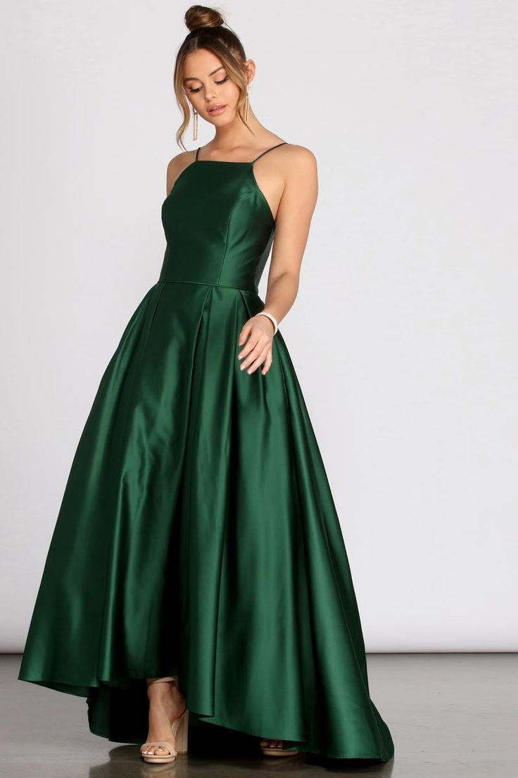 Satin Green Gown, Emerald Green Dress Formal, Green Formal Dress Long, Green Long Dresses, Dress Green Emerald, Styling Green Dress, Emerald Green Formal Dress Gowns, Prom Dress Square Neckline, Green Dress Long