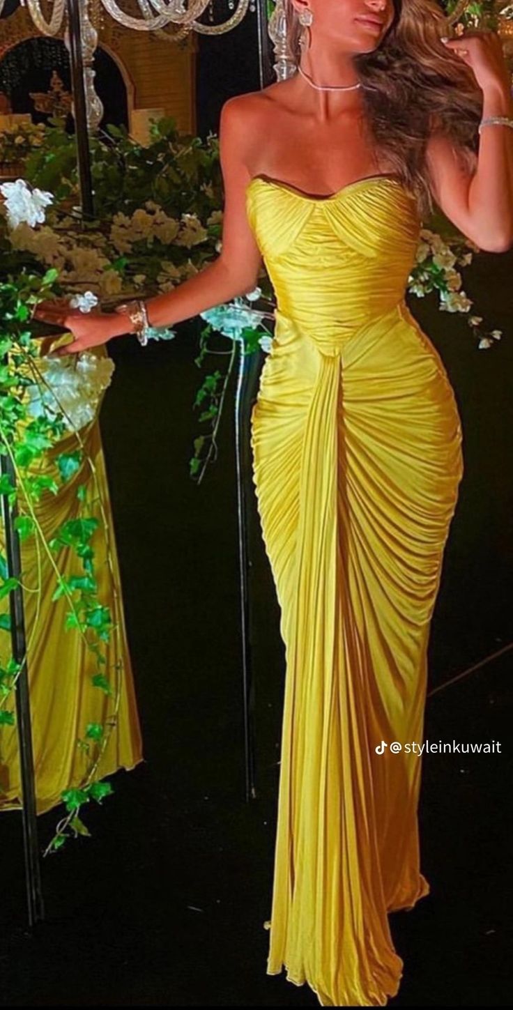 Yellow Designer Dress, Mermaid Yellow, Robes Glamour, Guest Attire, Wedding Attire Guest, Prom Dresses Online, Gala Dresses, Glam Dresses, Fancy Outfits