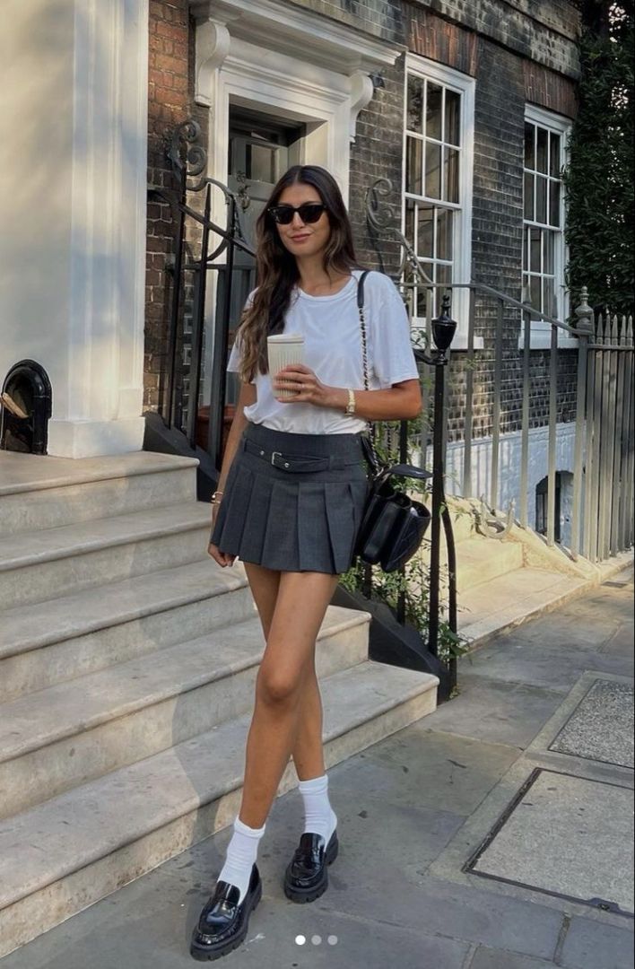 nyc ⋆˙⟡ Stylish Denim Skirt, Dinner Outfit Casual, Stile Blair Waldorf, Adrette Outfits, Cute Thanksgiving Outfits, Fest Outfits, Skirt Outfits Fall, Skandinavian Fashion, Chique Outfits