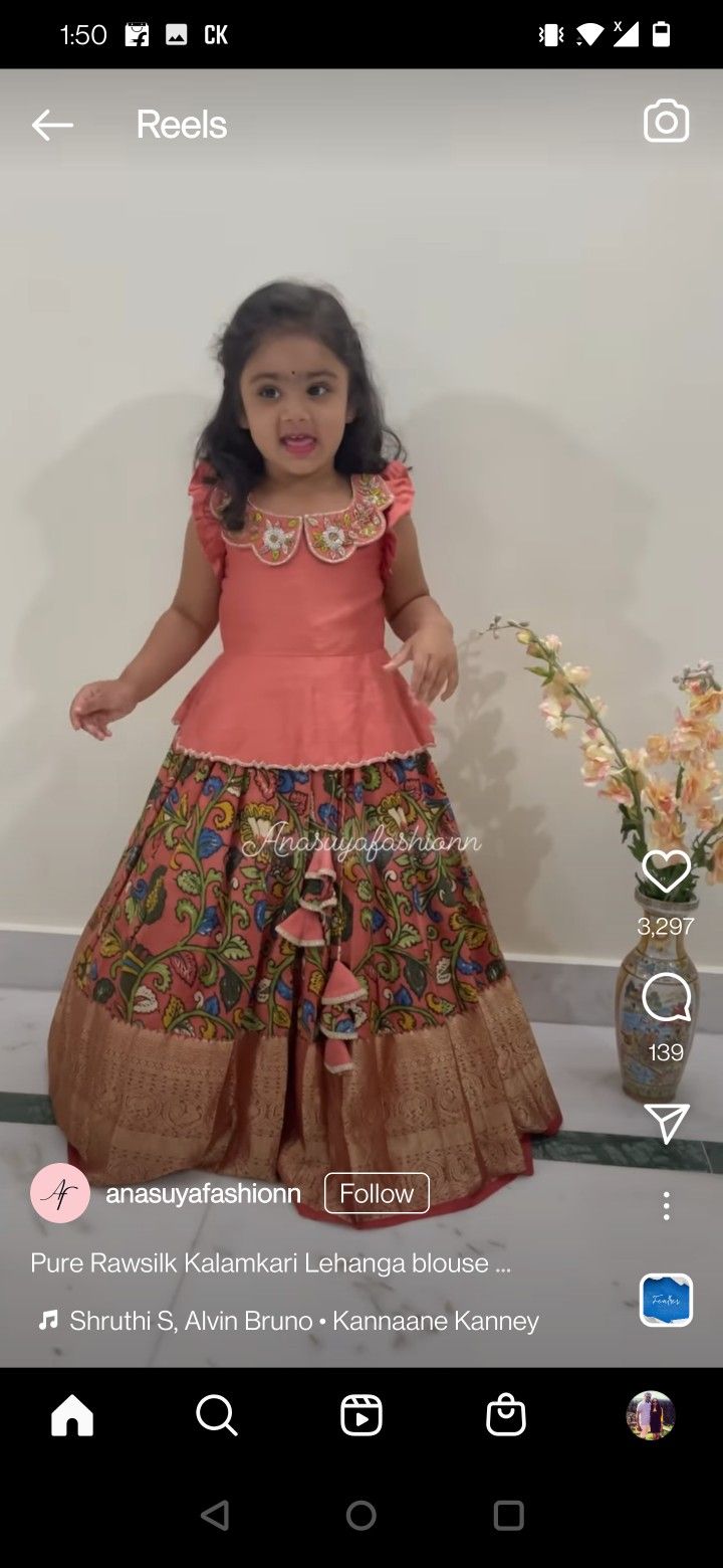 Patu Langa Designs, Baby Pattu Langa Blouse Designs, Kids Kalamkari Lehangas, Patu Langa Designs For Kids, Kalamkari Lehenga For Kids, Kalamkari Dresses For Kids, Kids Blouse Designs Indian, Pattu Long Frocks For Kids, Baby Lehenga Designs