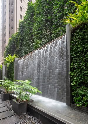 Vertical Slice Garden — Landworks Studio, Inc. Water Wall Fountain, Modern Water Feature, Outdoor Wall Fountains, Water Fountain Design, Water Feature Wall, Vertical Garden Design, Garden Waterfall, Vertical Garden Wall, Fountain Design