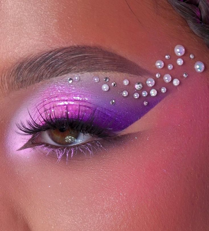 Eye makeup/ eye shadow looks/ violet/purple/lavender Full Face Purple Makeup, Pink And Purple Glitter Makeup, Purple Eye Makeup With Rhinestones, Purple Faerie Makeup, Speak Now Inspired Makeup, Purple Doll Makeup, Purple Gem Makeup, Purple Flower Makeup, Raindrop Makeup