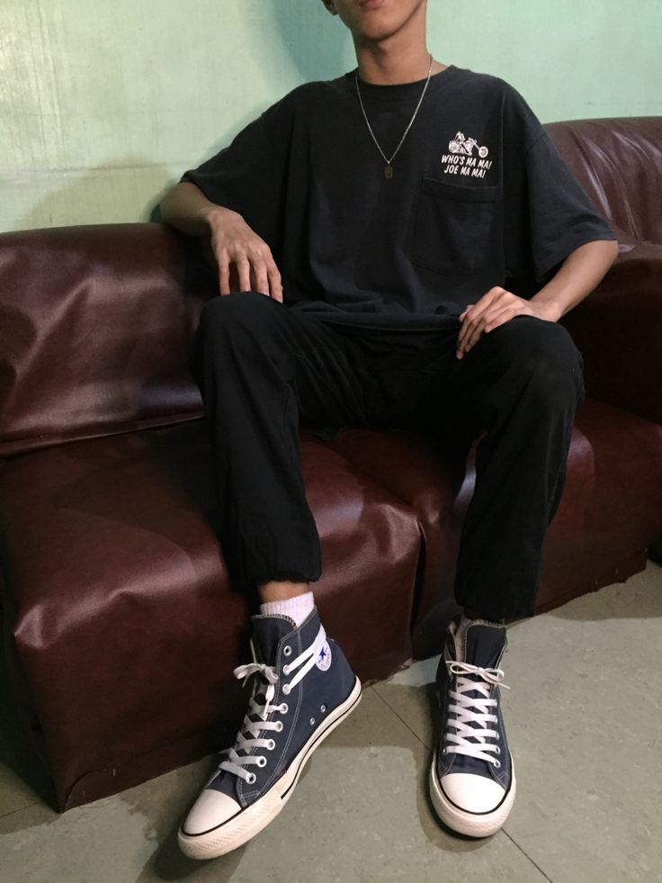 Guy Converse Outfits, Converse Outfit Streetwear, Outfit Streetwear Men, Guy Aesthetic Outfits, Converse Outfits, Converse Outfit, Emo Style, Outfit Streetwear, Outfits With Converse