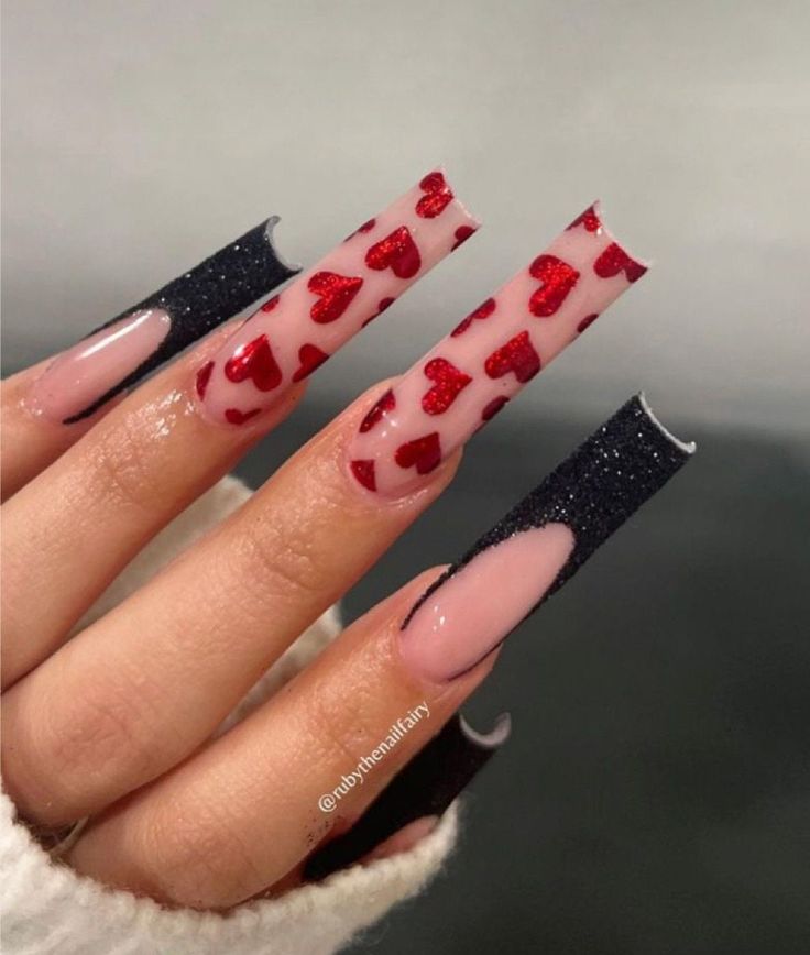 Ongles Bling Bling, Vday Nails, Long Acrylic Nail Designs, Colored Acrylic Nails, Luxury Nails, Heart Nails, Fire Nails, Bling Nails, Pretty Acrylic Nails