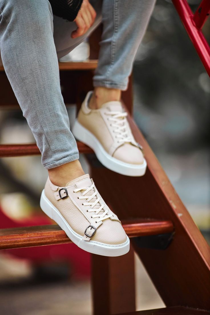 Collection : Spring Summer ☀️Product : New Collection Eva Sole SneakersColor : BeigeAvailable Size : 39-40-41-42-43-44-45Content: %100 leather Strap Sneakers, Beige Sneakers, Sneakers Collection, Loafer Sneakers, Beige Shoes, Mid Top, Eva Sole, Monk Strap, Summer 2022